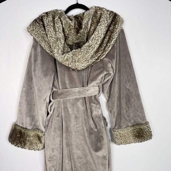 Pottery Barn Gray Caramel Small Faux Fur Robe Plush Tie Waist Hooded Cozy Lounge - Picture 6 of 10